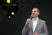 Oliver Anibas, Moderator bei 1. Wiener Kirtag Rathausplatz 2010