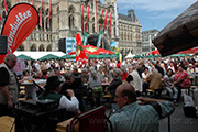 Oliver Anibas, Moderator bei 1. Wiener Kirtag Rathausplatz 2010